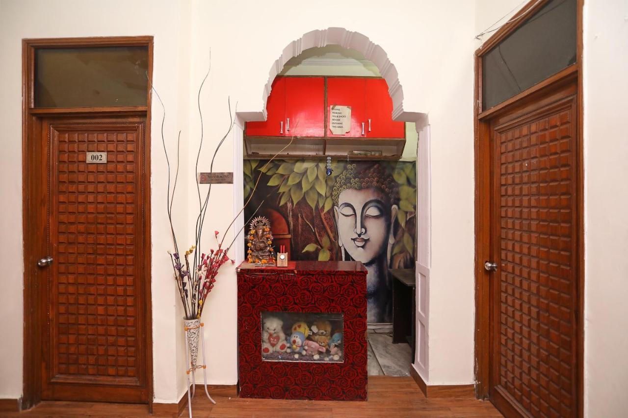 Oyo Stay The Castle Near M2K Cinemas Rohini Nuova Delhi Esterno foto